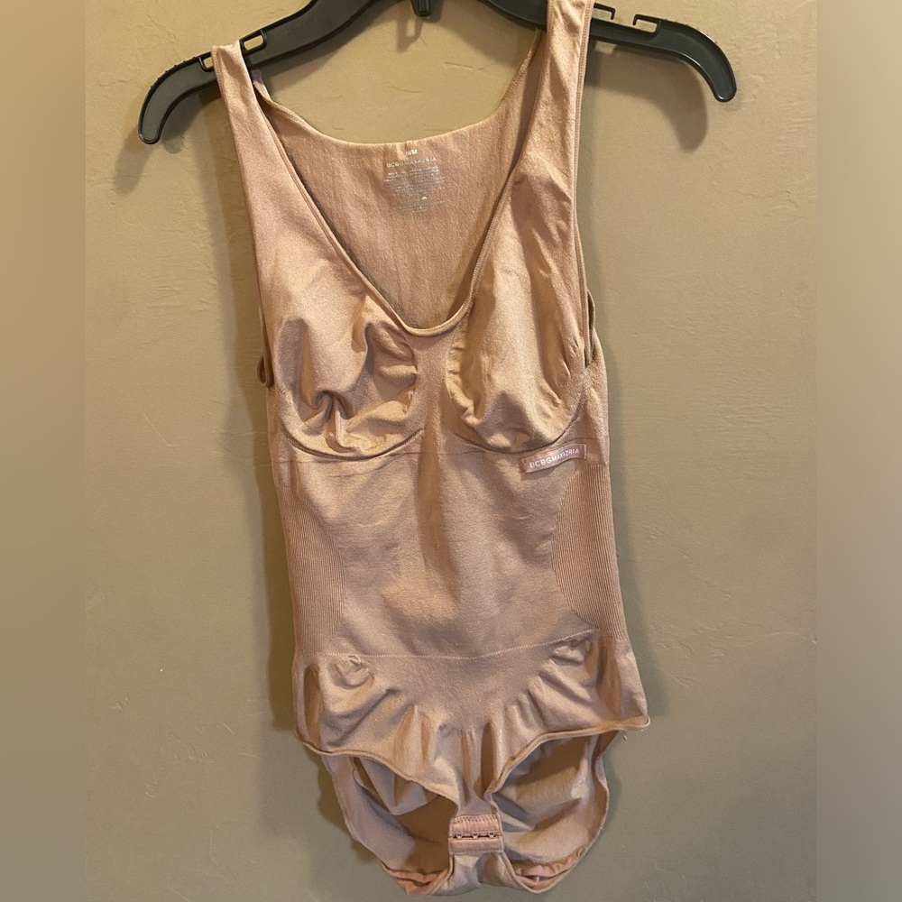 BBGMAXAZRIA Shape wear bodysuit Women medium nylon spandex beige